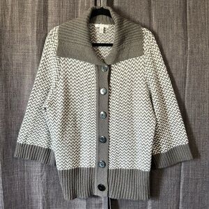 JM Collection gray and white knit oversized sweater button down size XL
